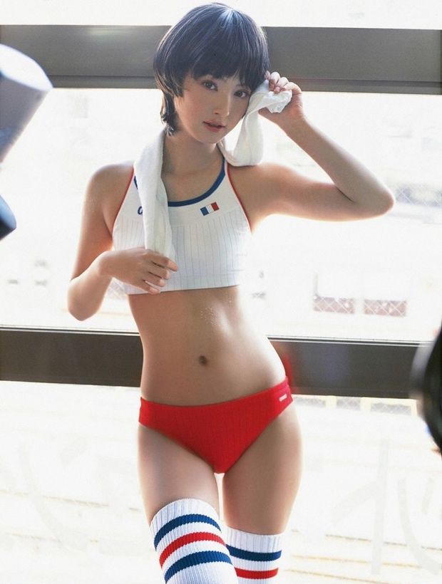 Good Asian Athlete In Stockings